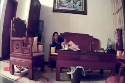 The wife suspected that her husband was having an affair and secretly installed a camera at home. Unexpectedly, she and her sister were filmed having sex on the sofa and coffee table while watching TV.