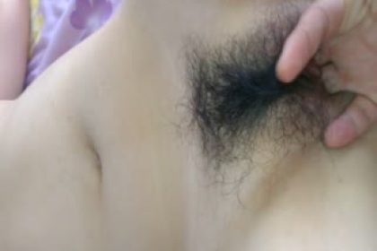 My girlfriend, with white, beautiful breasts, steamed buns and tender pussy, feels so good and sexy when fucked. She especially likes my big J8 and fucks her pussy so hard that it’s so watery and comfortable. High-definition 720P without watermark.