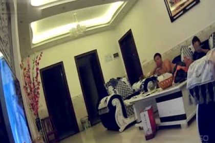 360 water drop camera secretly filmed 013-Premature ejaculation brother pulls out his wife’s underwear to feel good while watching TV in the living room