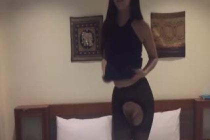 A rich man spends a lot of money to hook up with a top-notch mixed-race young model with gentle and sweet breasts, big butt, fat black stockings and beautiful legs. It’s so enjoyable to have sex with her. 1080P ultra-clear, no watermark, full version