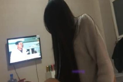 91 The second-generation rich man with a big dick hooked up with a tall, long-haired and elegant college escort girl on WeChat RMB and gave him the initiative to get on top of her. The conversation was very interesting 720P