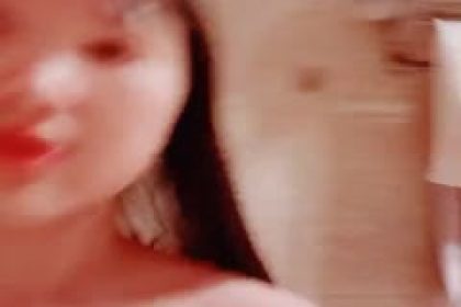 zhubo#【Ask is that I am an adult】The freshman girl has finished her final exam and returned home. What will she do with her living expenses next semester? She is leaking breasts and masturbating in the bathroom. She has a beautiful pink youthful body.