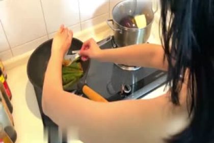 Beijing young model Yaoyao Yujie Fan has naked sex with her boyfriend in the kitchen while cooking and having her pussy played with her. She seems to be a pretty good cook.