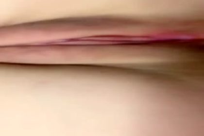 Super pink and tender legs with hairless pussy and beautiful pussy. My sex friend is back today. The big black cow masturbates and has sex again. She raises her ass and takes off her underwear to vibrate her pink hole and leak out white juice. She licks the dick and fucks her pink pussy from the first angle.