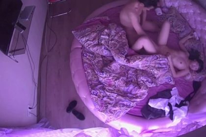 guochan360 Hotel Candid Photography – A young couple having sex in a hotel while in love