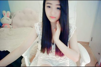 UT beauty anchor Mo Qingcheng has a one-on-one live show with a rich man