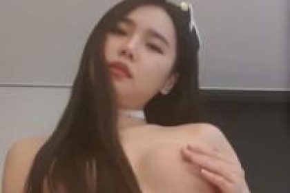 I bought a nude masturbation video of a beautiful Korean beauty with good looks at a high price. According to an experienced driver, it is very rare for a Korean anchor to expose her pussy.