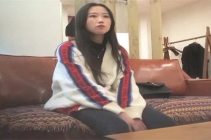 Mr. Shen took out his big cock and scared the beautiful girl to death. The beautiful girl had no time to have sex like crazy.